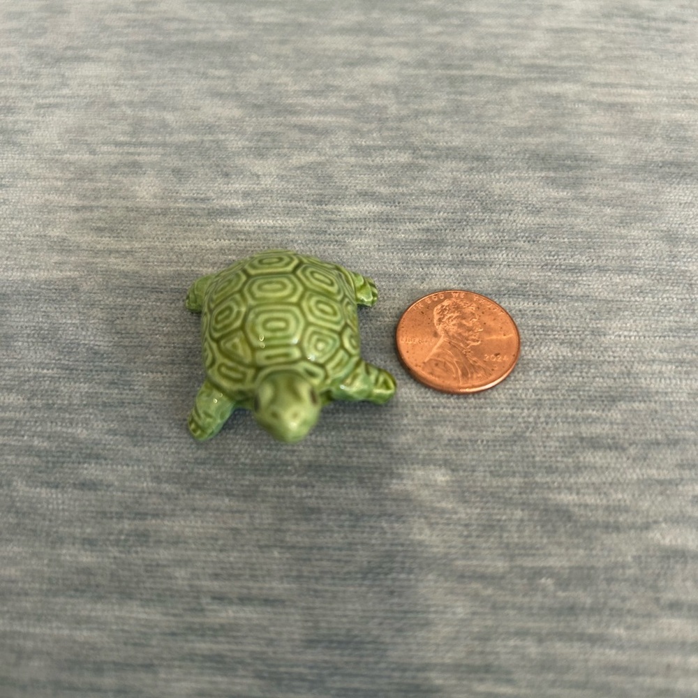 Hagen-Renaker turtle - Picture 3 of 3